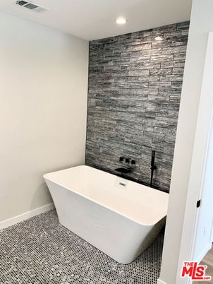 Bathroom, Free Standing Baths, Interior, Recessed Lighting