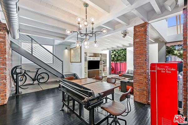 Dining room, Fireplace, Interior, Pendant Lights, Wood Texture Flooring
