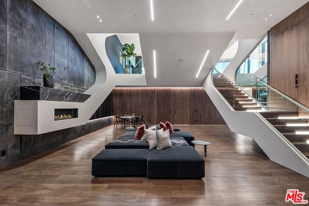 Dining room, Fireplace, Interior, Recessed Lighting, Wood Texture Flooring