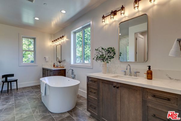 Bathroom, Dual Sink Vanities, Free Standing Baths, Interior, Recessed Lighting