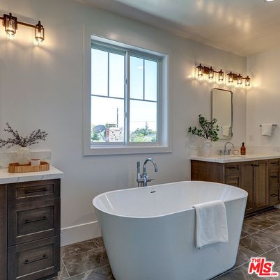 Bathroom, Free Standing Baths, Interior