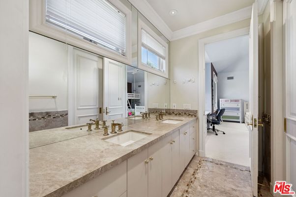 Bathroom, Dual Sink Vanities, Fitness Equipment, Interior, Recessed Lighting
