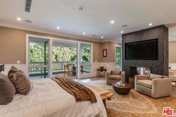 Bedroom, Fireplace, Interior, Recessed Lighting