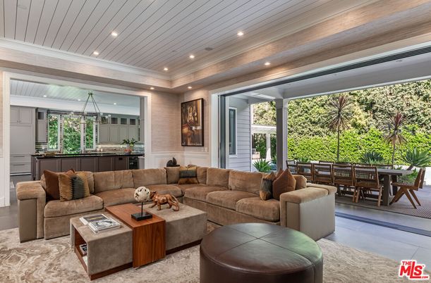 Dining room, Interior, Living room, Pendant Lights, Recessed Lighting