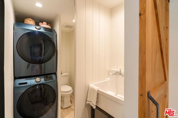 Bathroom, Interior, Recessed Lighting, Utility Closets, Washer