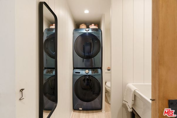 Interior, Recessed Lighting, Utility Closets, Washer