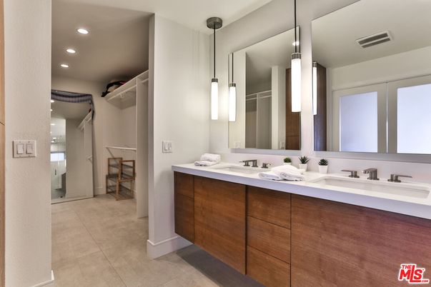Bathroom, Dual Sink Vanities, Interior, Pendant Lights, Recessed Lighting