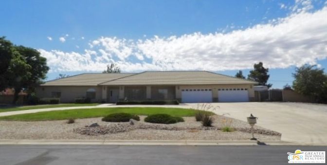 Attached, Exterior, Facade, Ranch