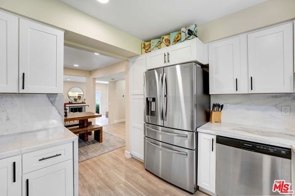 Dining room, Interior, Kitchen, Recessed Lighting, Stainless Steel Appliances, Wood Texture Flooring