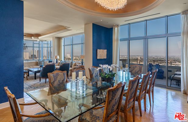 Chandelier, Dining room, Interior, Recessed Lighting, Wood Texture Flooring
