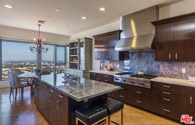 Chandelier, Dining room, Interior, Kitchen, Recessed Lighting, Stainless Steel Appliances, Wood Texture Flooring