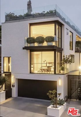 Attached, Exterior, Facade, Modern