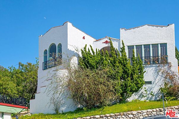 Exterior, Facade, Spanish Mediterranean