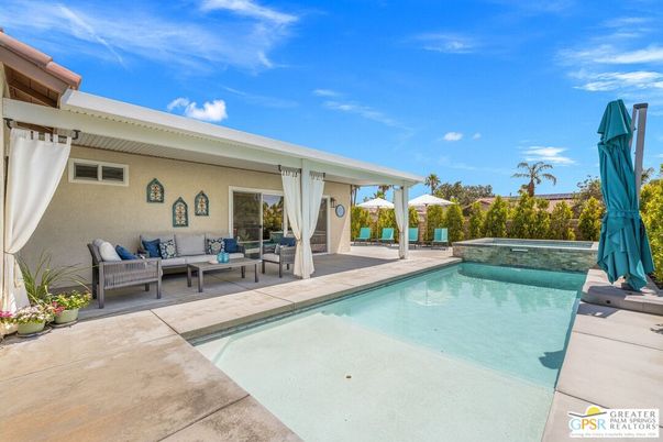 Exterior, Pool