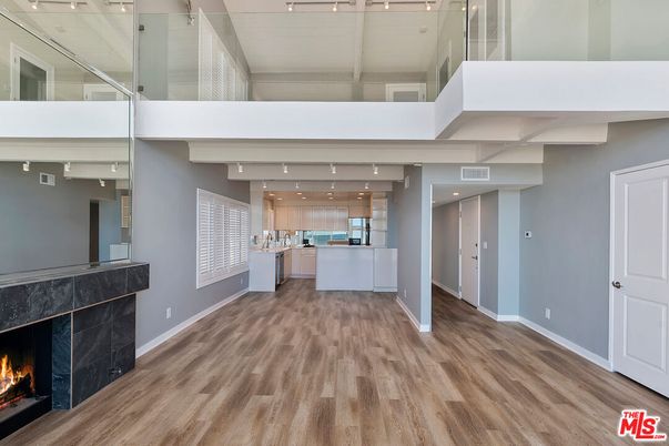 Fireplace, Interior, Kitchen, Pendant Lights, Recessed Lighting, Wood Texture Flooring