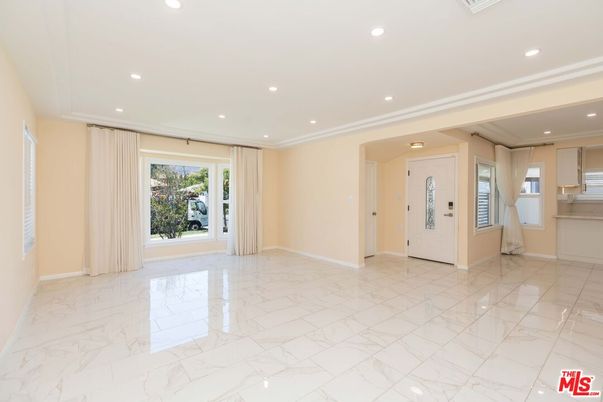 Empty room, Interior, Marble, Recessed Lighting