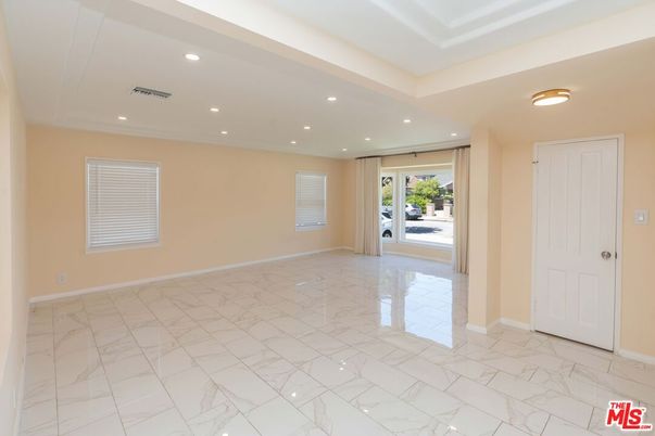 Empty room, Interior, Marble, Recessed Lighting