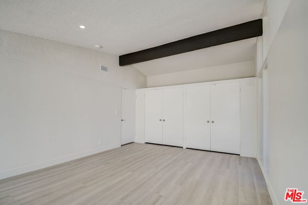 Empty room, Interior, Recessed Lighting, Wooden Beams, Wood Texture Flooring