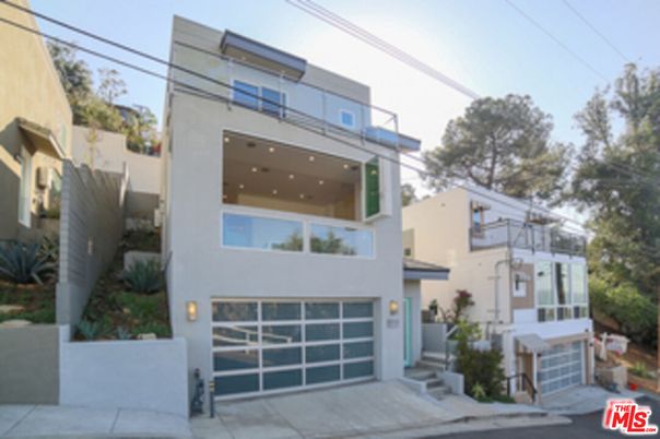 Attached, Exterior, Facade, Modern
