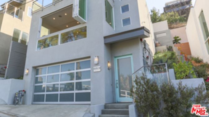 Attached, Exterior, Facade, Modern