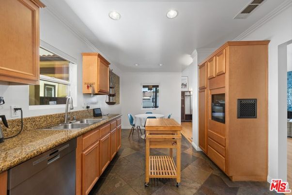 Dining room, Interior, Kitchen, Recessed Lighting
