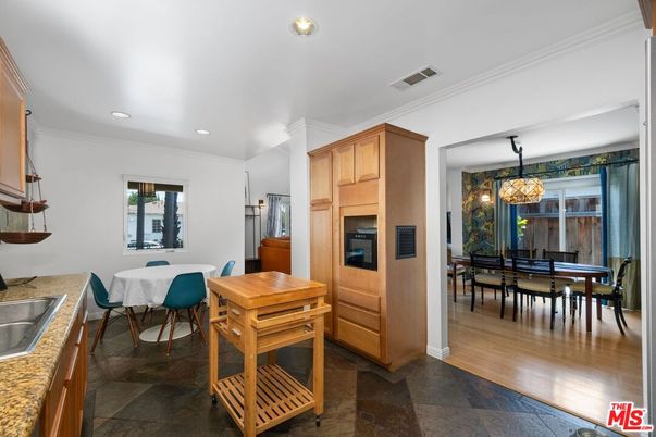 Chandelier, Dining room, Interior, Recessed Lighting, Wood Texture Flooring