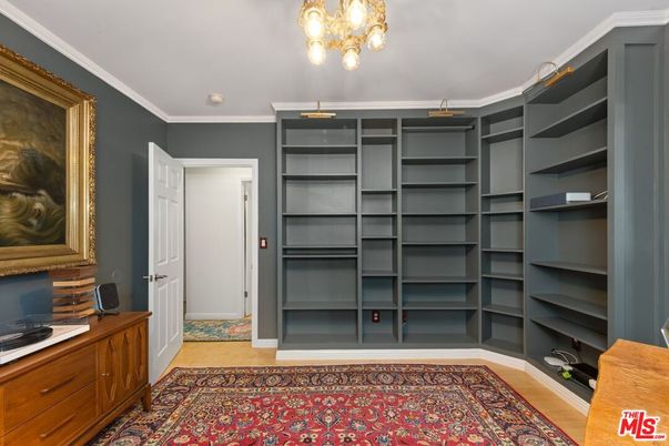 Chandelier, Interior, Walk-in Closets, Wood Texture Flooring