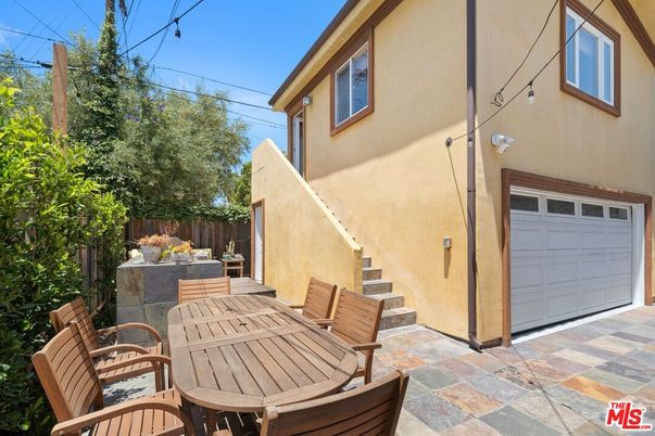 Detached Garage, Exterior