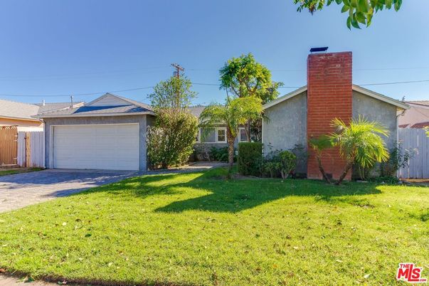 Backyard, Detached Garage, Exterior