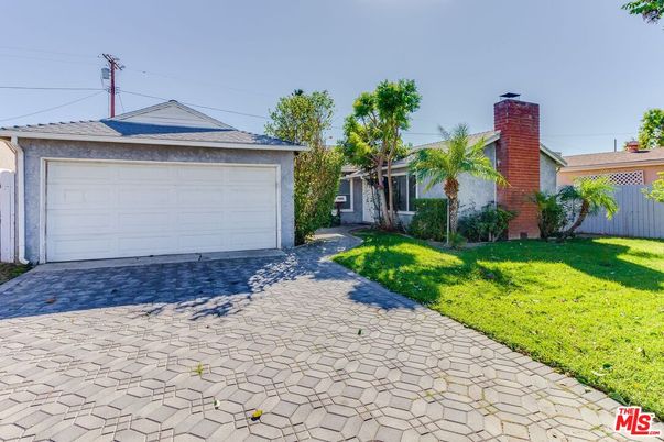 Backyard, Detached Garage, Exterior
