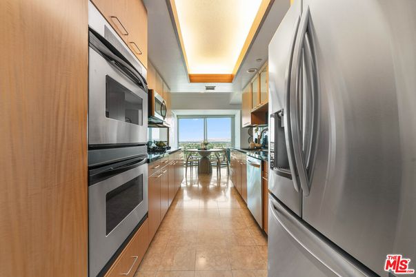 Dining room, Interior, Kitchen, Stainless Steel Appliances