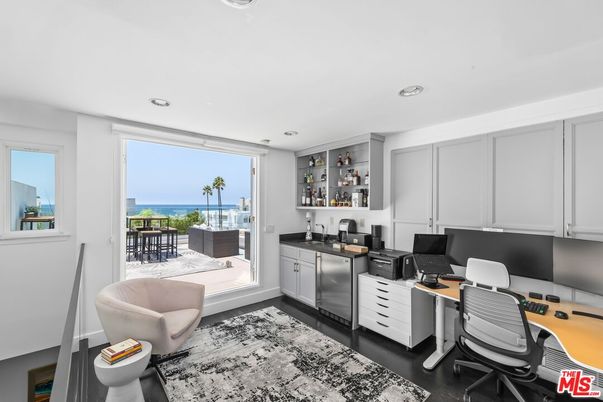 Home Office, Interior, Recessed Lighting, Water
