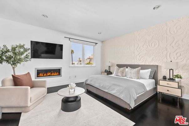 Bedroom, Fireplace, Interior, Recessed Lighting, Wood Texture Flooring