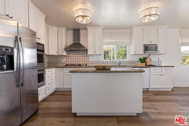 Interior, Kitchen, Stainless Steel Appliances, Wood Texture Flooring