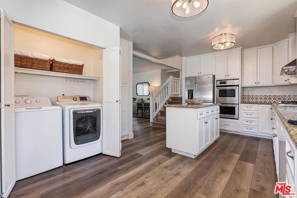 Interior, Kitchen, Stainless Steel Appliances, Washer, Wood Texture Flooring