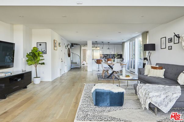 Dining room, Interior, Living room, Pendant Lights, Recessed Lighting, Wood Texture Flooring