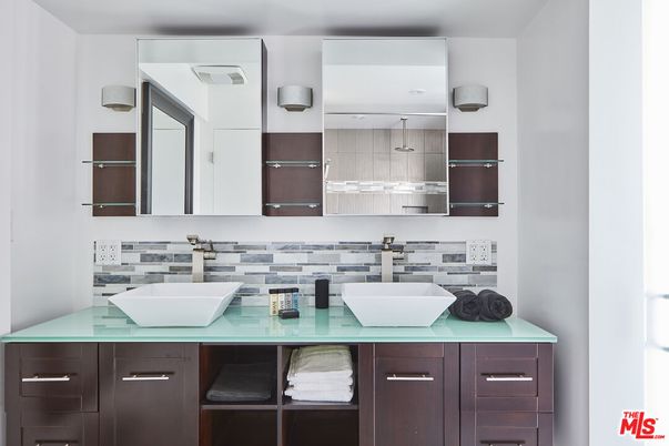 Bathroom, Dual Sink Vanities, Interior, Kitchen