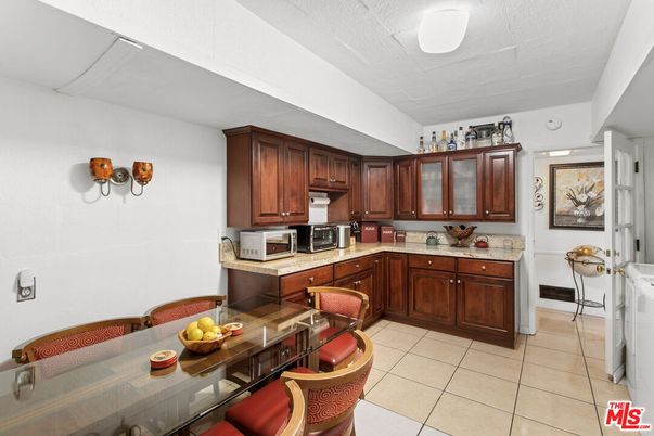 Dining room, Interior, Kitchen, Recessed Lighting