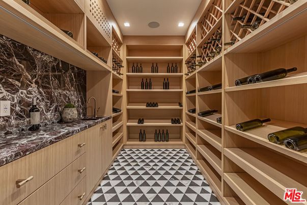 Interior, Recessed Lighting, Walk-in Closets