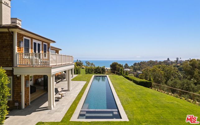 Exterior, Pool, Water