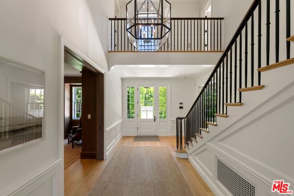 Interior, Pendant Lights, Wood Texture Flooring