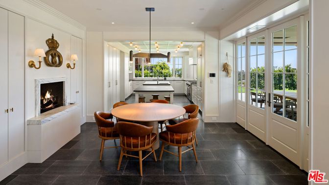Dining room, Fireplace, Interior, Pendant Lights, Recessed Lighting