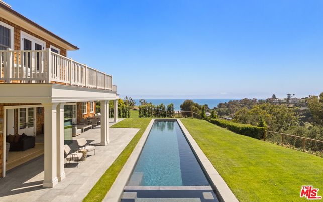 Exterior, Pool, Water