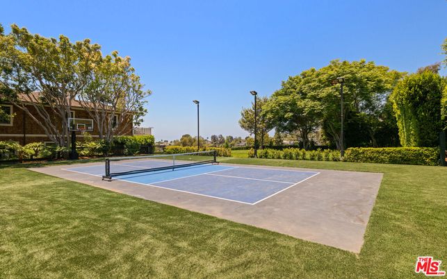 Exterior, Tennis Courts