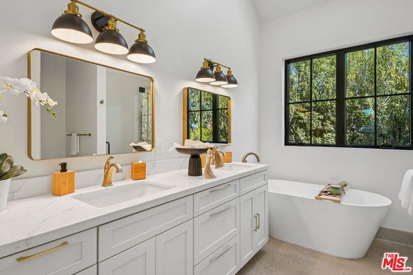 Bathroom, Dual Sink Vanities, Free Standing Baths, Interior