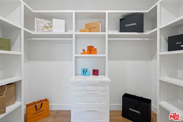 Interior, Walk-in Closets, Wood Texture Flooring