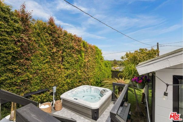 Exterior, Hot Tub