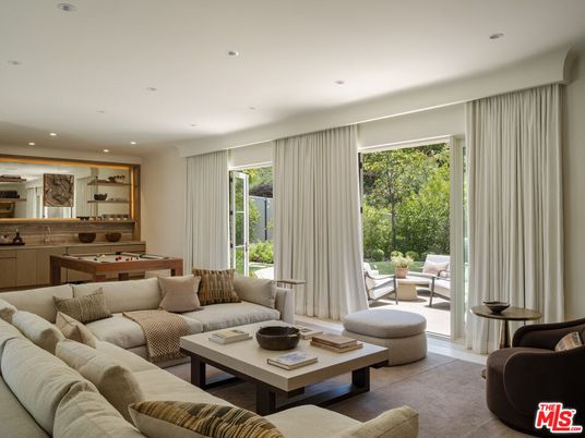 Game Room, Interior, Living room, Recessed Lighting
