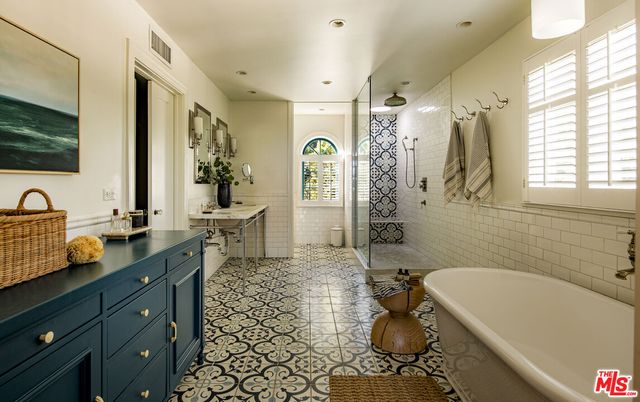 Bathroom, Free Standing Baths, Glass Shower, Interior, Recessed Lighting
