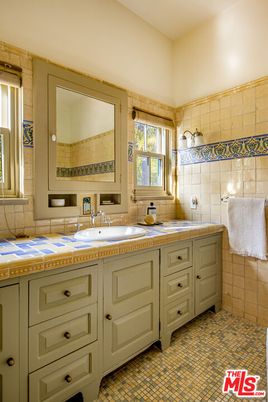 Bathroom, Interior, Tile Countertops